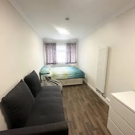 5 Bedroom House In Da7 Erith Exterior photo