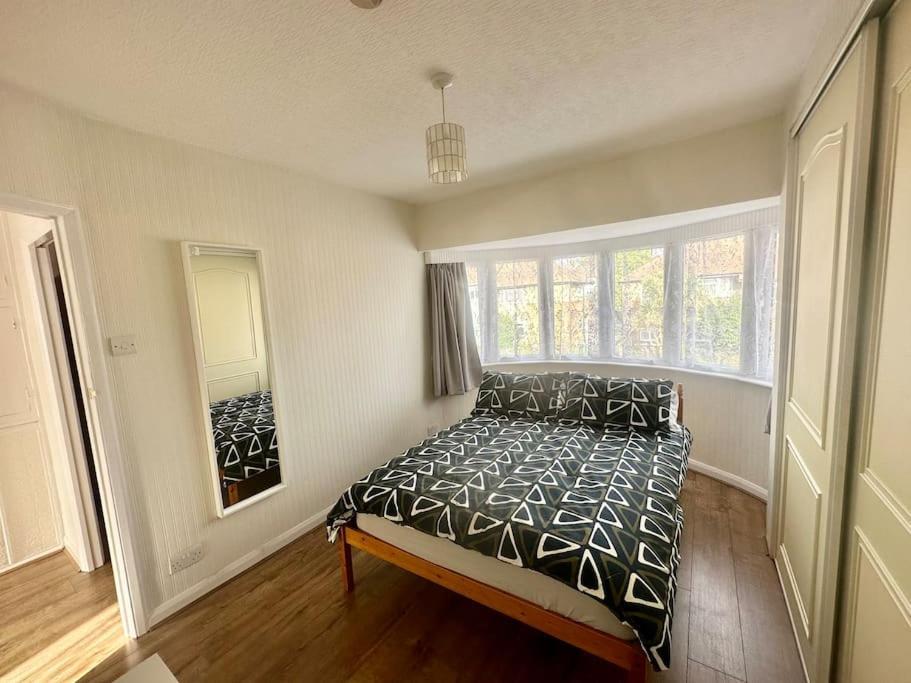 5 Bedroom House In Da7 * Erith